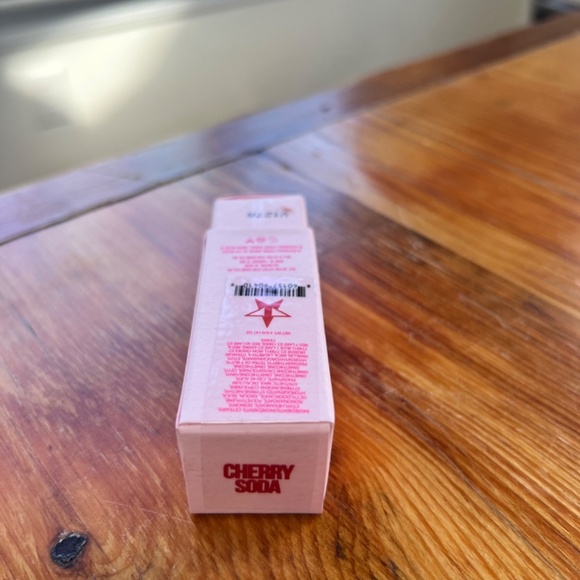 CHERRY SODA New in Box Jeffree‎ Star Velvet Trap Lipstick Muted Red - Picture 7 of 9